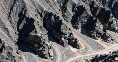 mining material extremes contrast