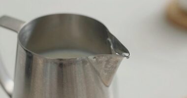 pointy spouts improve pouring