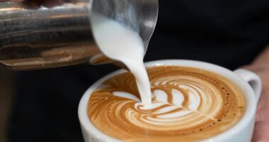 pour height affects latte art
